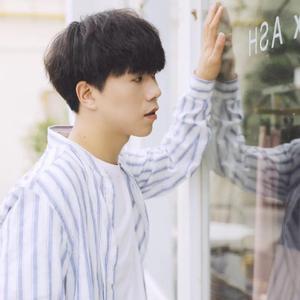 强行按在床上糟蹋视频
