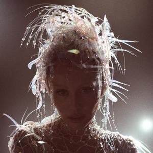 强行按在床上糟蹋视频
